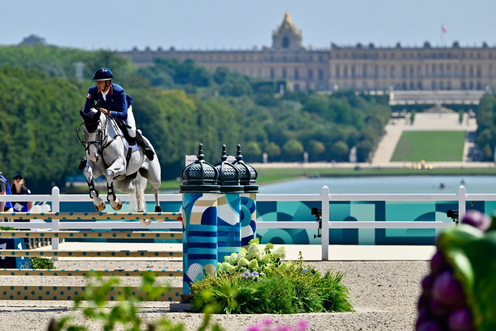 découvrez équitation jo paris : toutes les infos sur les épreuves, les sites, les cavaliers et le programme des jeux olympiques de paris, passion pour les sports équestres incluse !