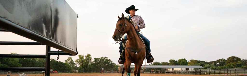 découvrez le reining, une discipline équestre spectaculaire alliant précision, vitesse et harmonie entre le cavalier et son cheval. apprenez les techniques, la préparation et les compétitions de reining pour débutants et passionnés.