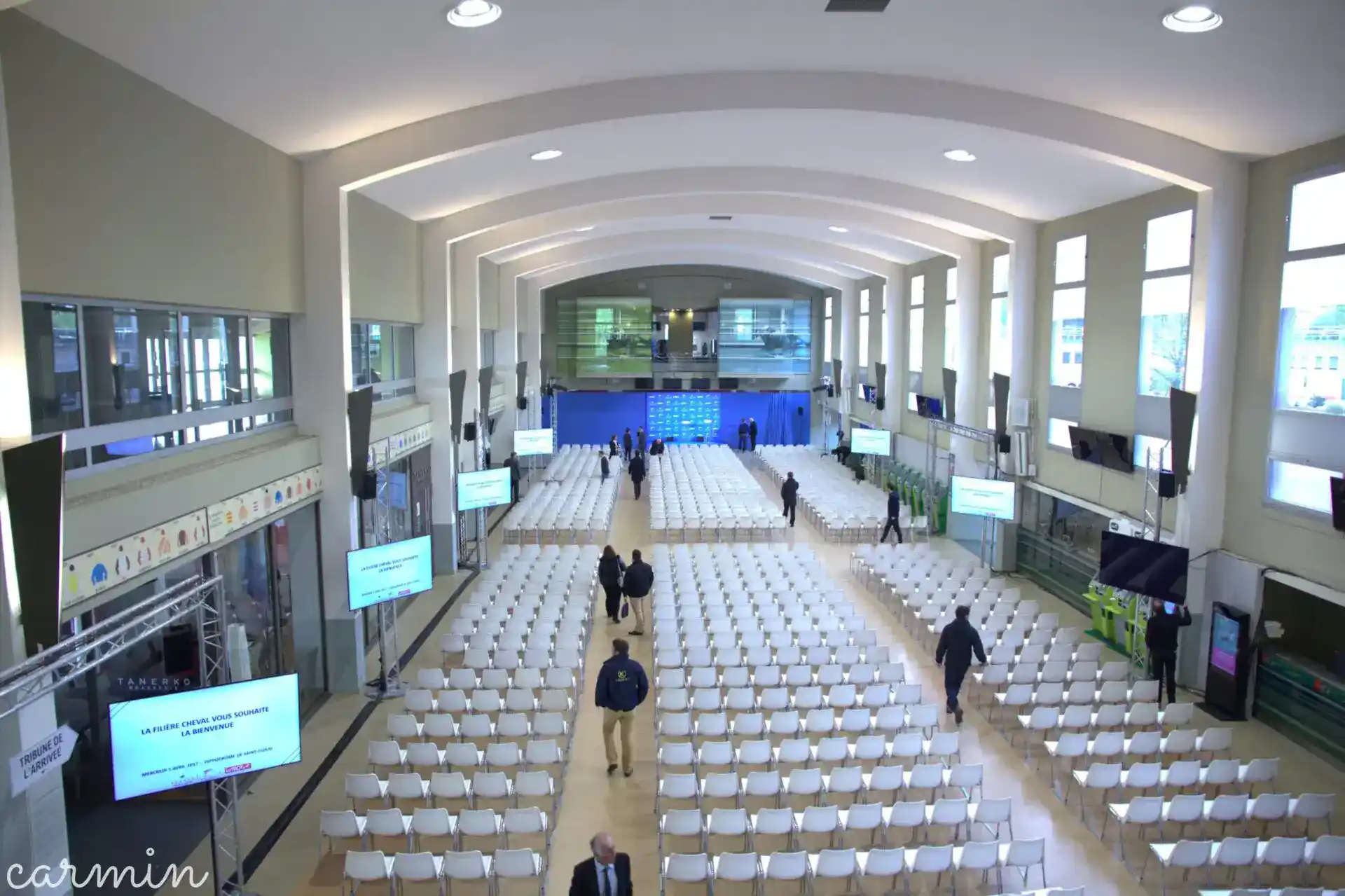 découvrez l'histoire riche de l'hippodrome de saint-cloud et ses événements incontournables, un lieu emblématique des courses hippiques en france.