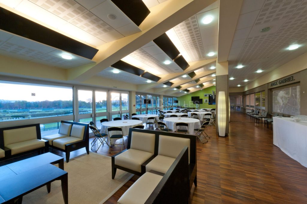 découvrez l'hippodrome de saint-cloud, un lieu incontournable pour les amateurs de courses hippiques, offrant une ambiance unique et des événements passionnants.