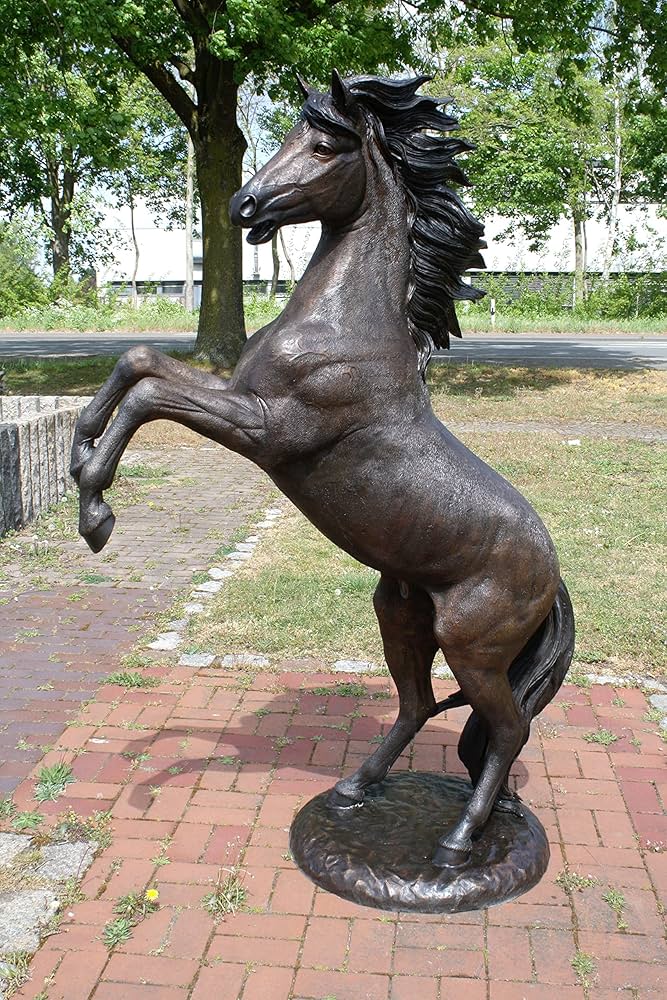 découvrez comment choisir la statue de cheval idéale pour votre jardin afin d'ajouter élégance et charme à votre espace extérieur.