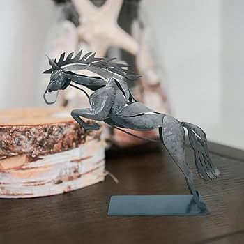 découvrez notre sculpture cheval en métal, une œuvre artistique alliant élégance et modernité pour sublimer votre décoration intérieure ou extérieure.