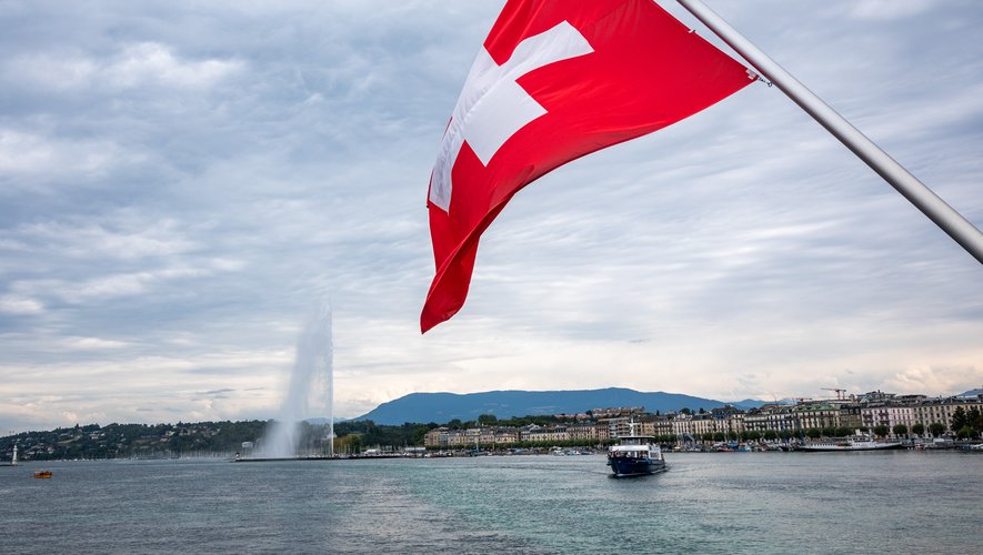 découvrez tout sur le smic en suisse : salaire minimum légal, niveaux actuels, conditions et comparaisons avec d'autres pays.