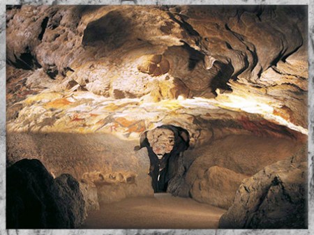 découvrez les trésors préhistoriques animés au cœur des grottes, une aventure immersive qui vous transporte à l'époque des premiers hommes.