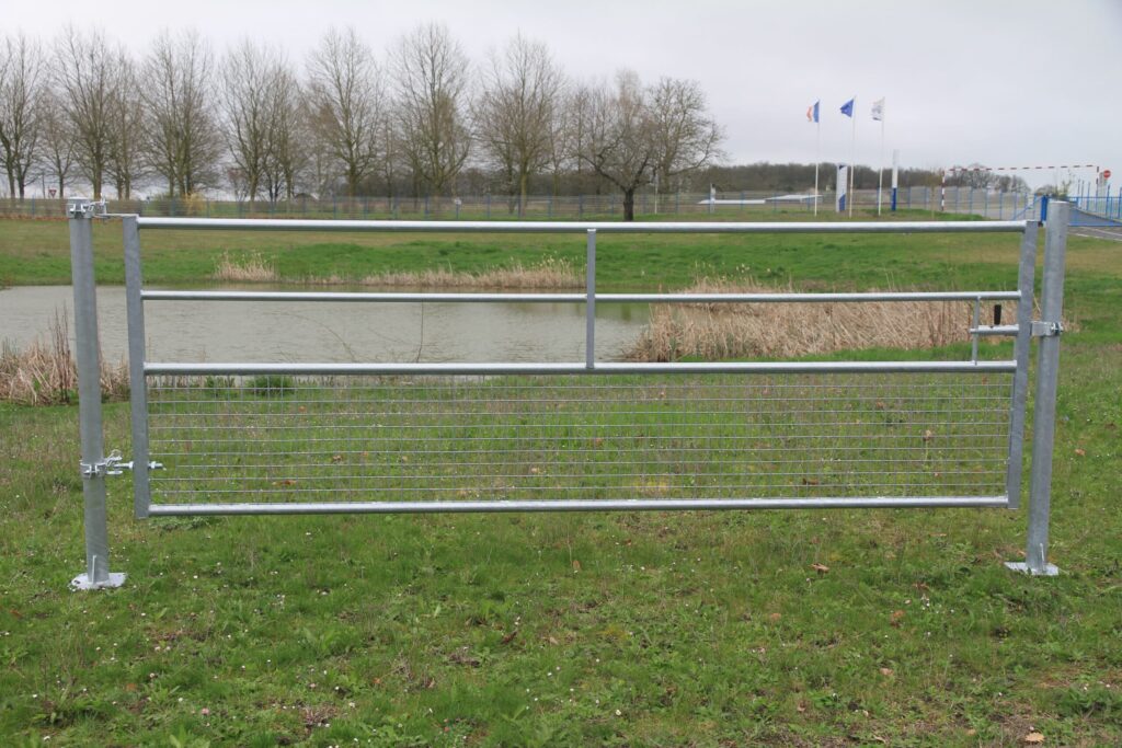 découvrez comment choisir la meilleure barrière galvanisée pour chevaux, alliant sécurité, durabilité et confort pour votre élevage.