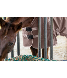 découvrez comment choisir la couverture idéale pour votre cheval de trait afin d'assurer sa protection optimale contre les intempéries et le froid.
