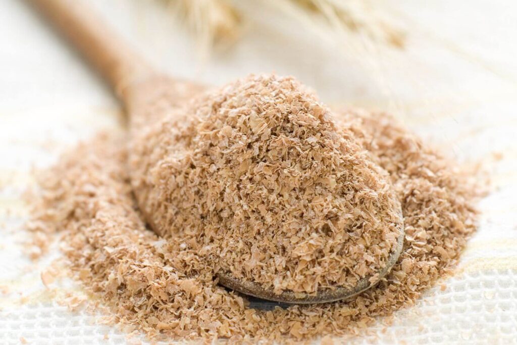 découvrez les avantages du son de blé pour les chevaux ainsi que les précautions à prendre pour une alimentation saine et équilibrée.